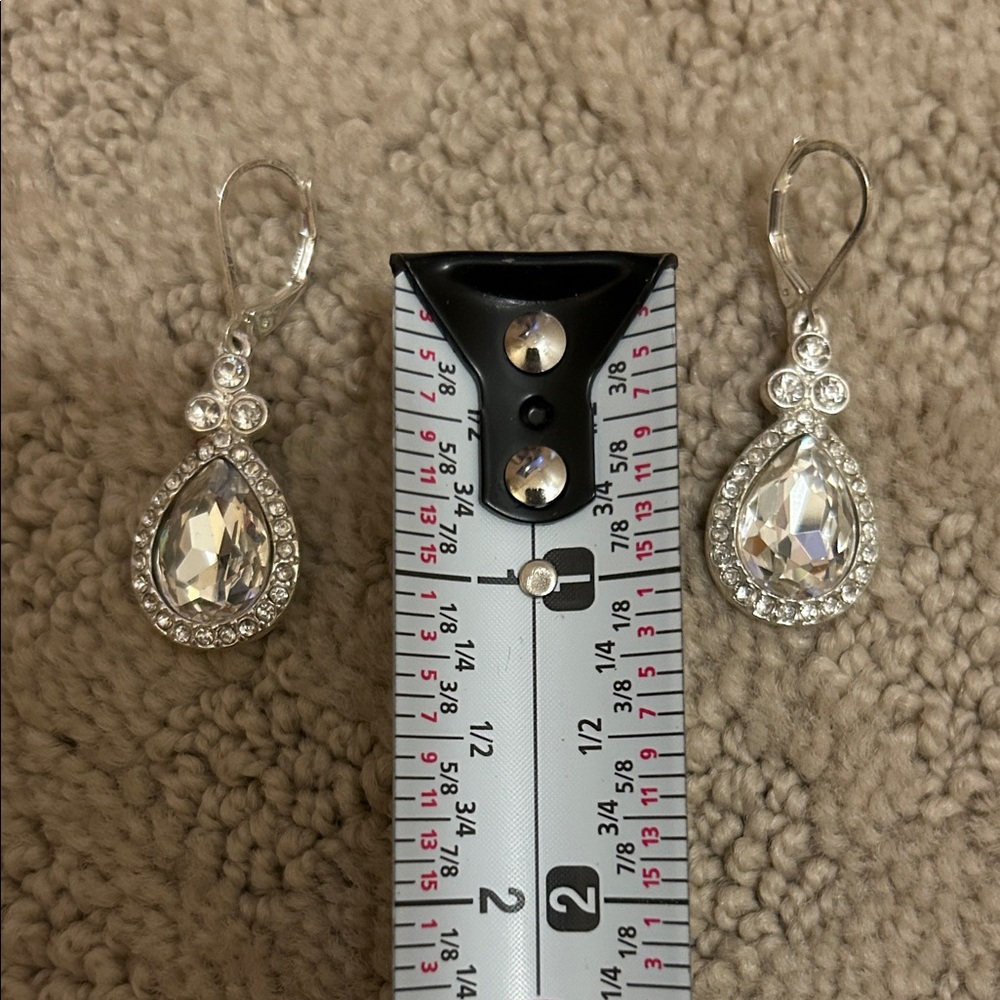 Elegant Silver Crystal Drop Earrings